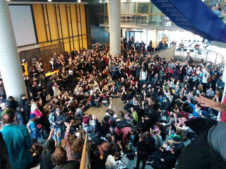 Spontaneous assembly/occupation in the lobby of the Da Sève Building after the arrest of more than 20 protesters defending the strike at UQAM